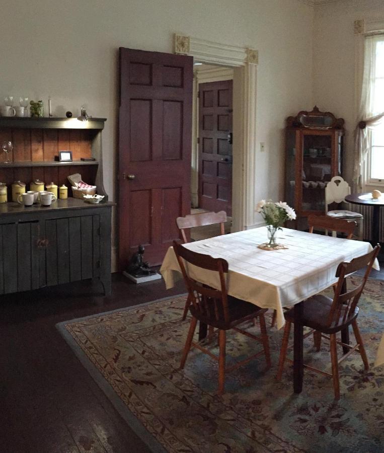 The Borland House Inn Montgomery Ngoại thất bức ảnh